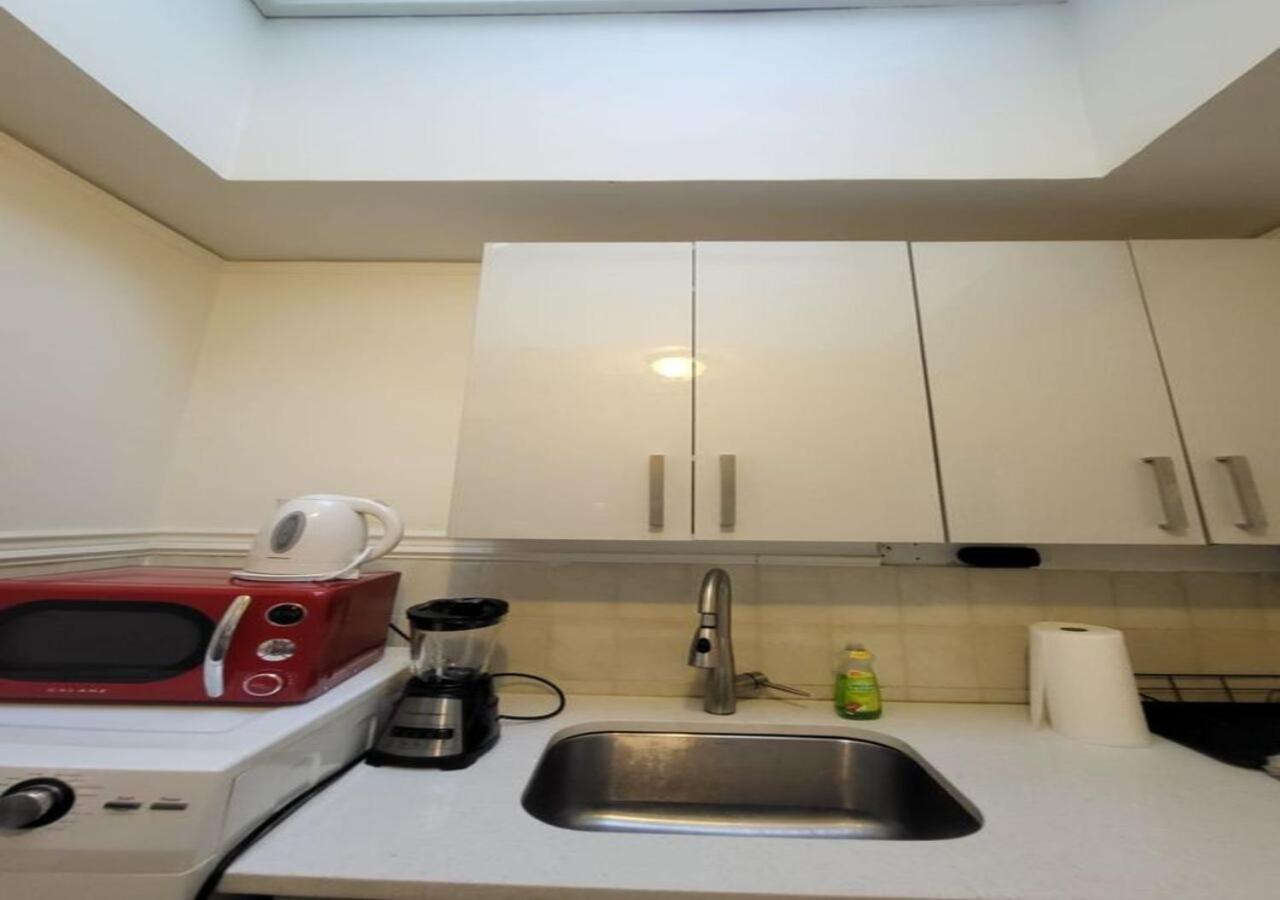 Apartment Four Bedroom Prime Furnished Rental, June To Aug 90 Days Required *