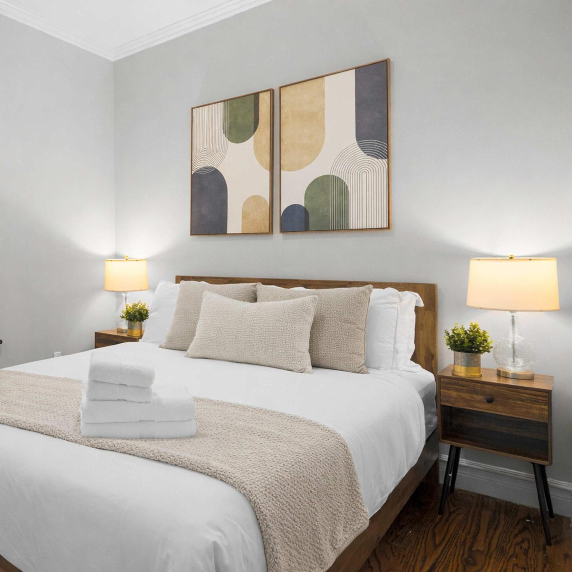 Modern Manhattan Haven Near Everything *