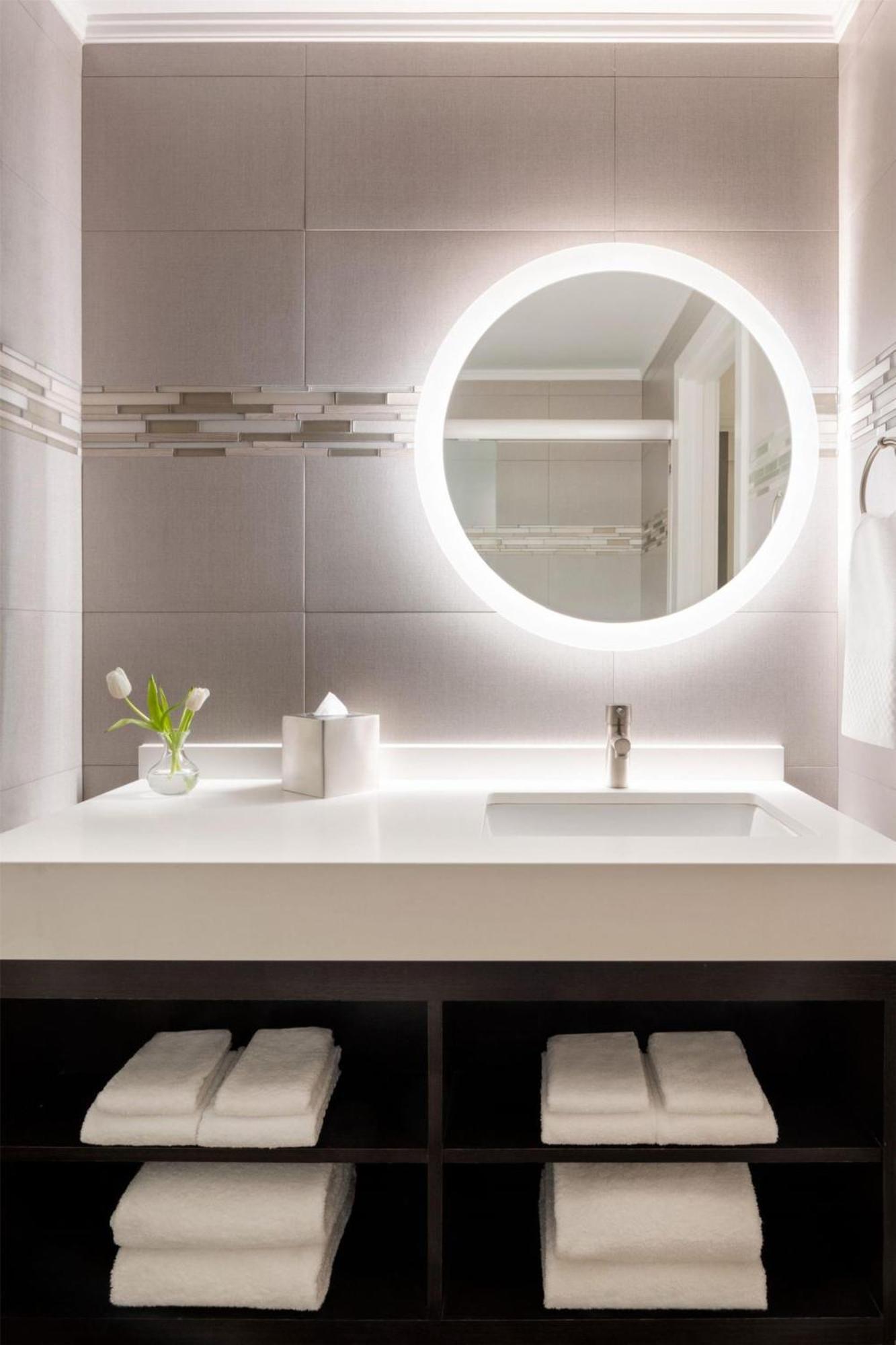 Martinique On Broadway, Curio Collection By Hilton Hotel 4*