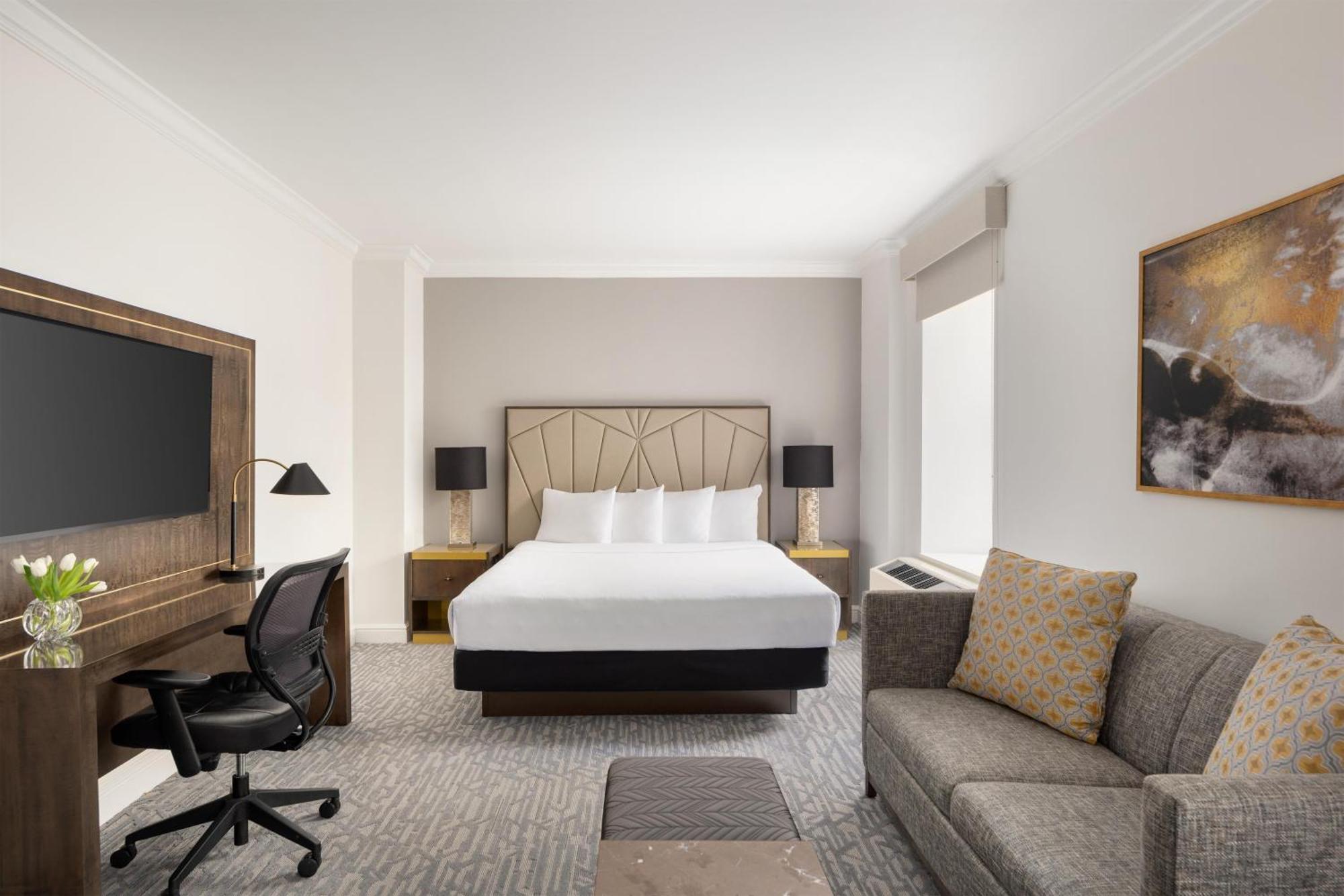 Martinique On Broadway, Curio Collection By Hilton Hotel 4*