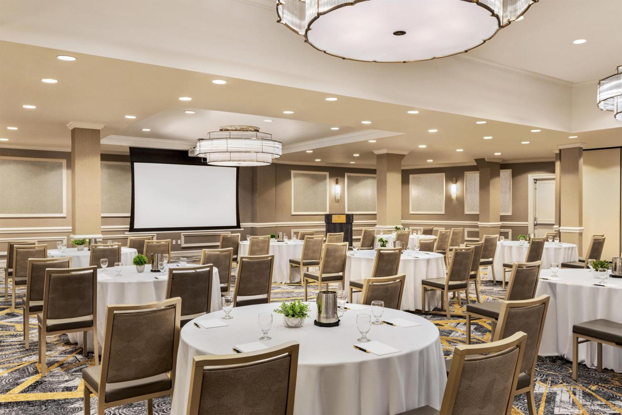 Martinique On Broadway, Curio Collection By Hilton 4* New York