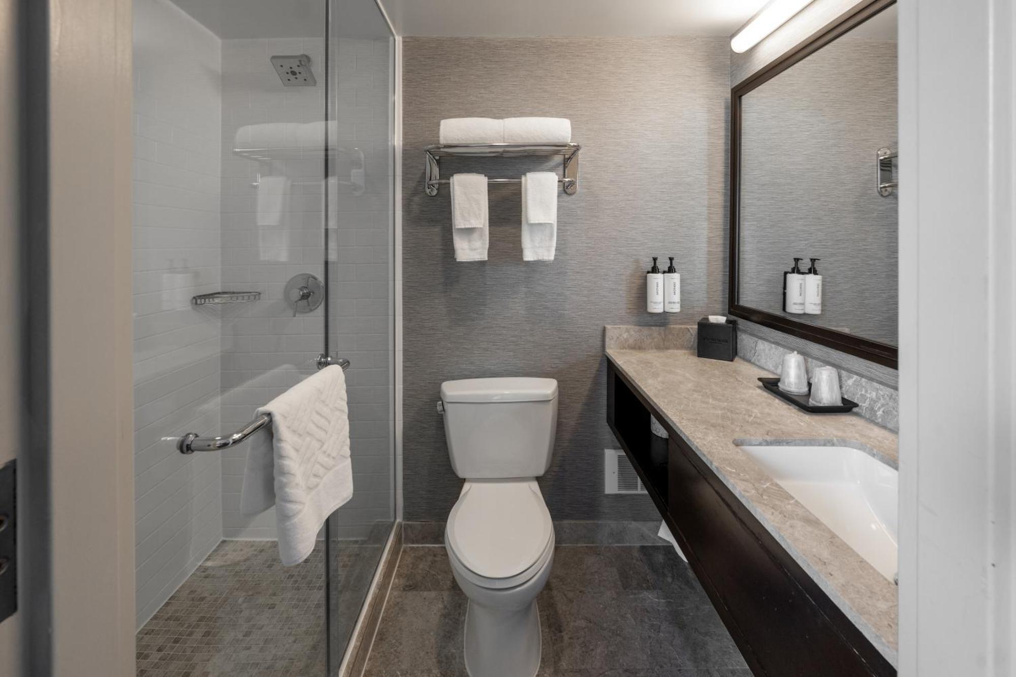 Hotel Distrikt City, Tapestry Collection By Hilton 4*