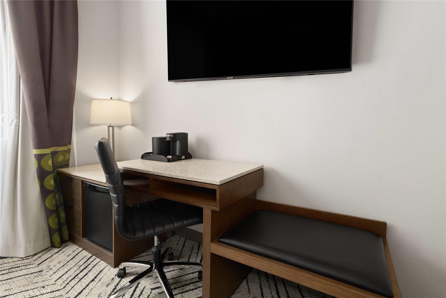 Hotel Super 8 By Wyndham Bronx Near Stadium