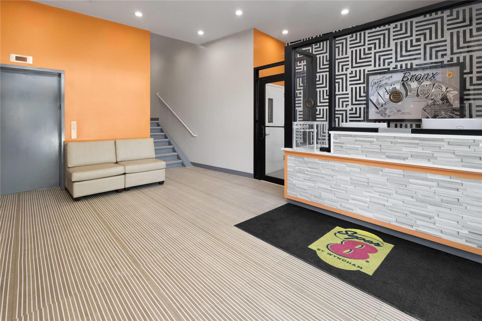 Super 8 By Wyndham Bronx Near Stadium