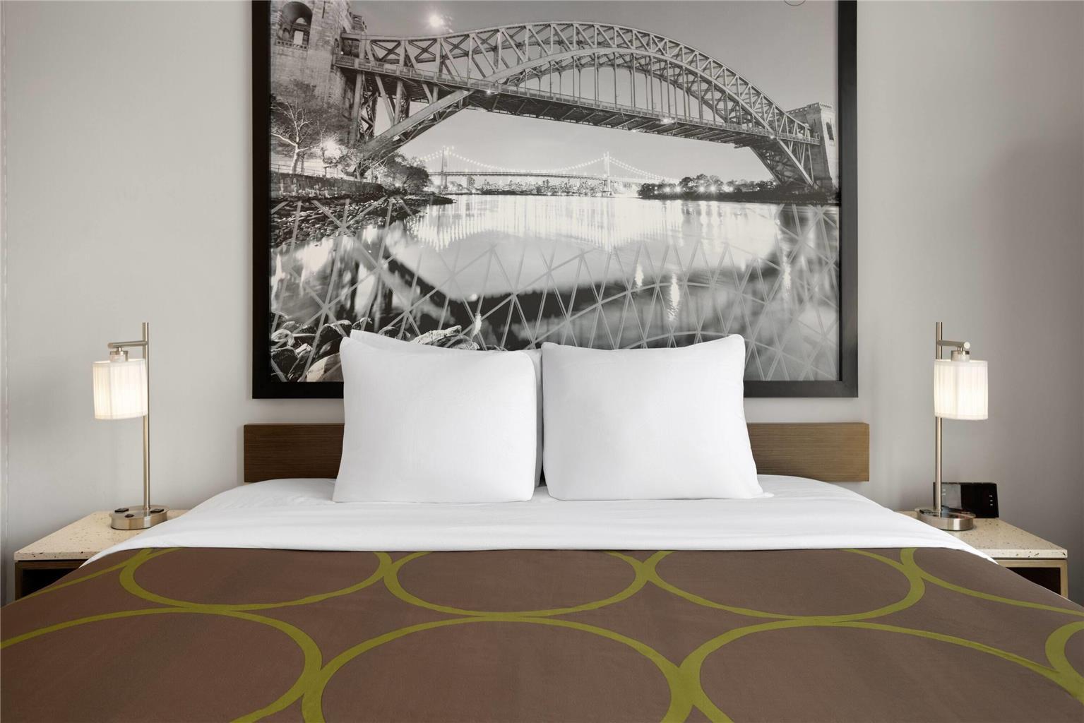 Hotel Super 8 By Wyndham Bronx Near Stadium New York