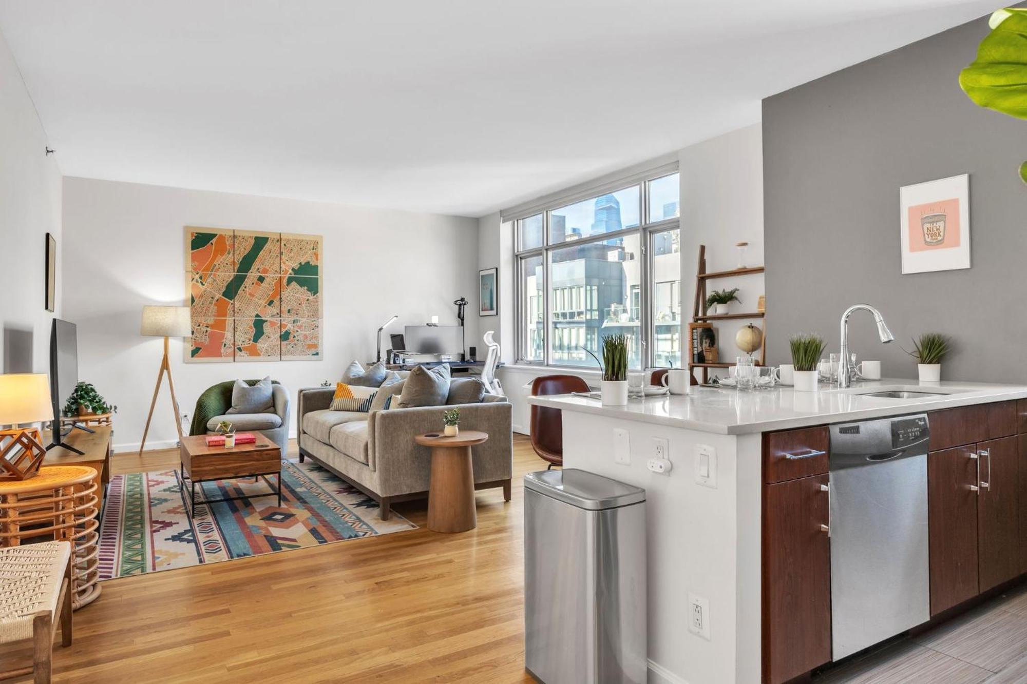 Apartment Chelsea 1 Bedroom W Work Setup By Anyplace - 11651 New York