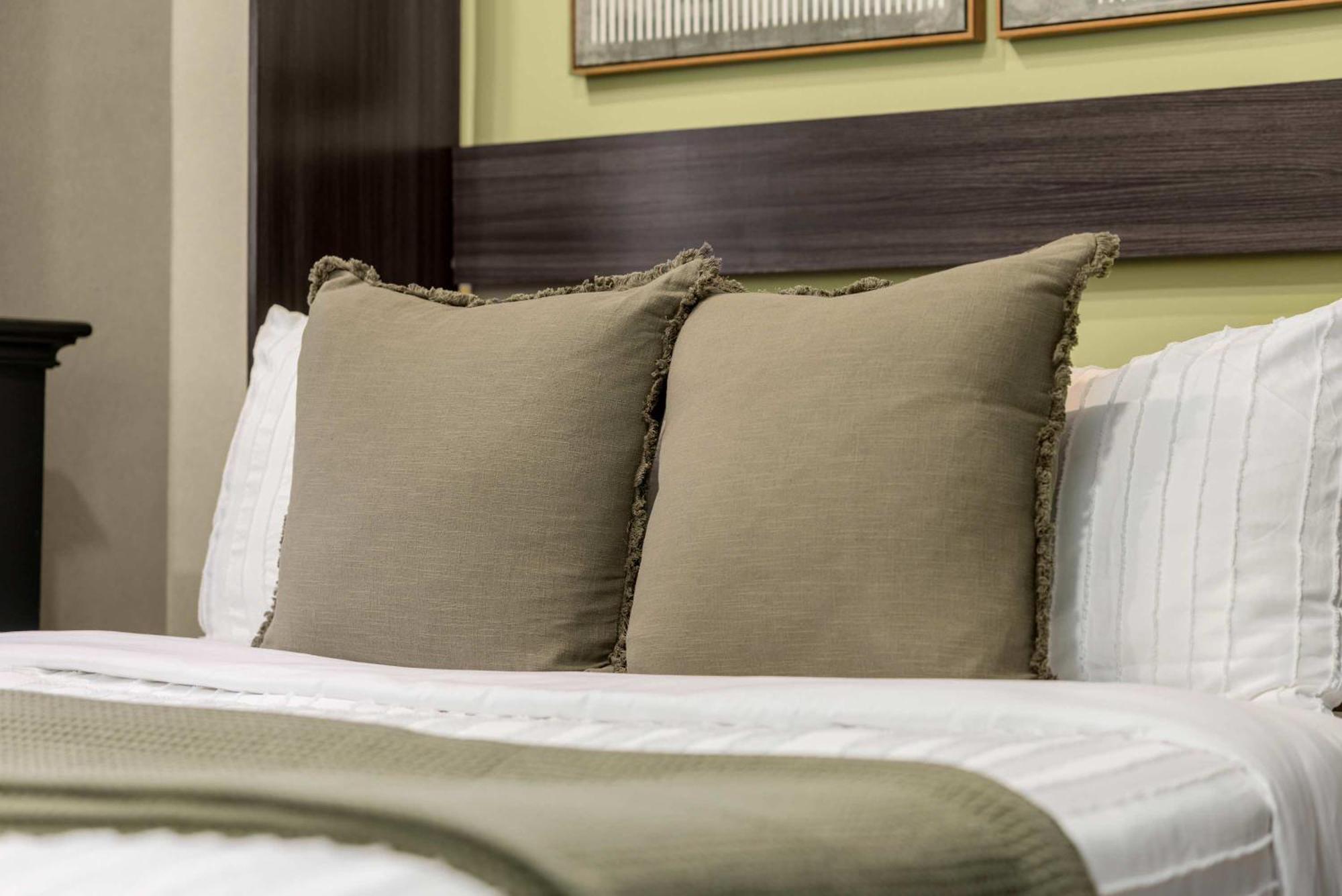 Centrally Located In Nyc Walk To Time Square Apartment