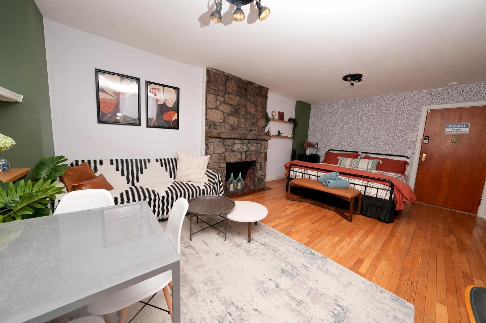 Westside House Apartment
