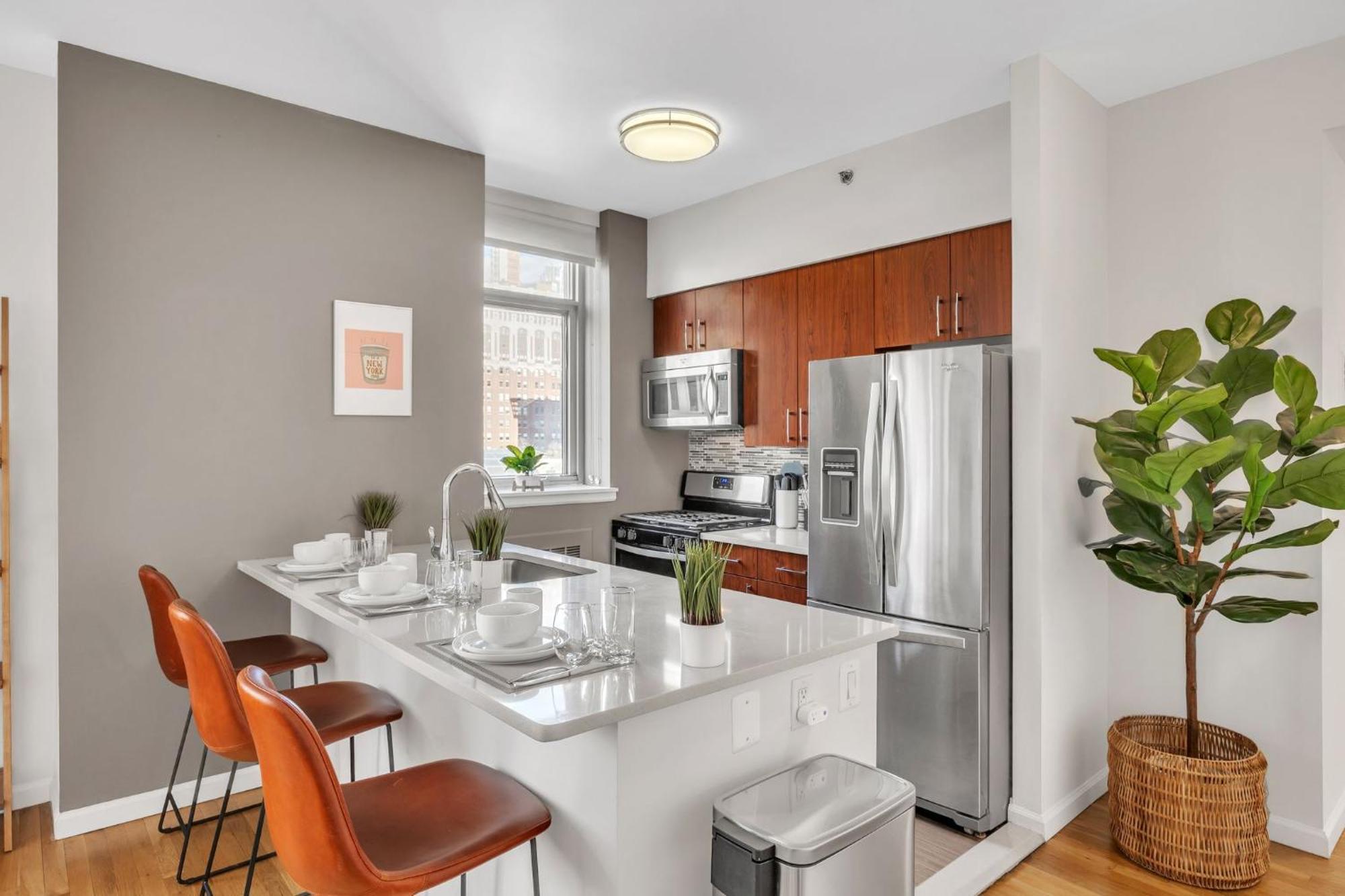 Apartment Chelsea 1 Bedroom W Work Setup By Anyplace - 11651 *