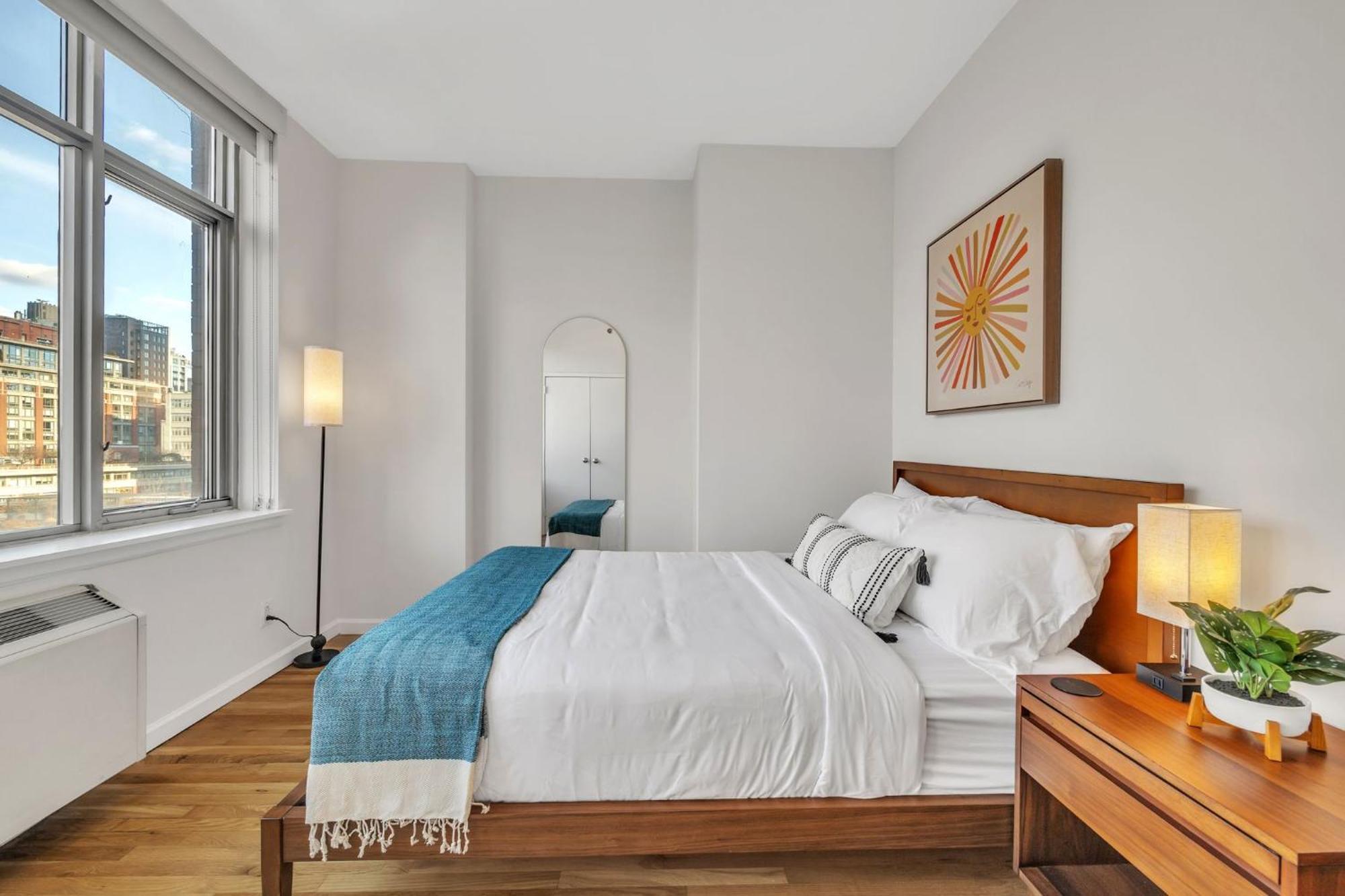 Apartment Chelsea 1 Bedroom W Work Setup By Anyplace - 11651 *
