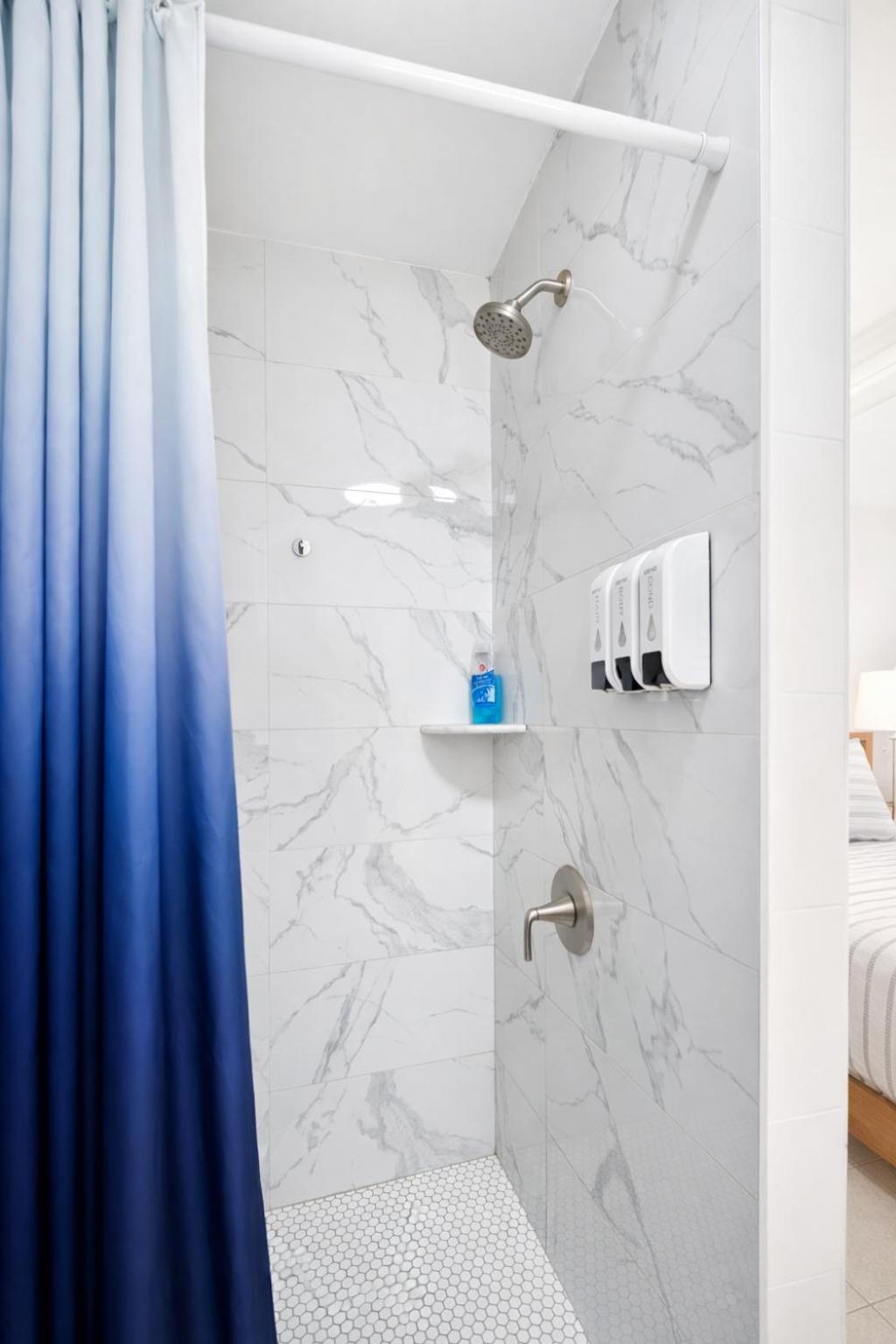 Cozy Units In Prime Location Apartment