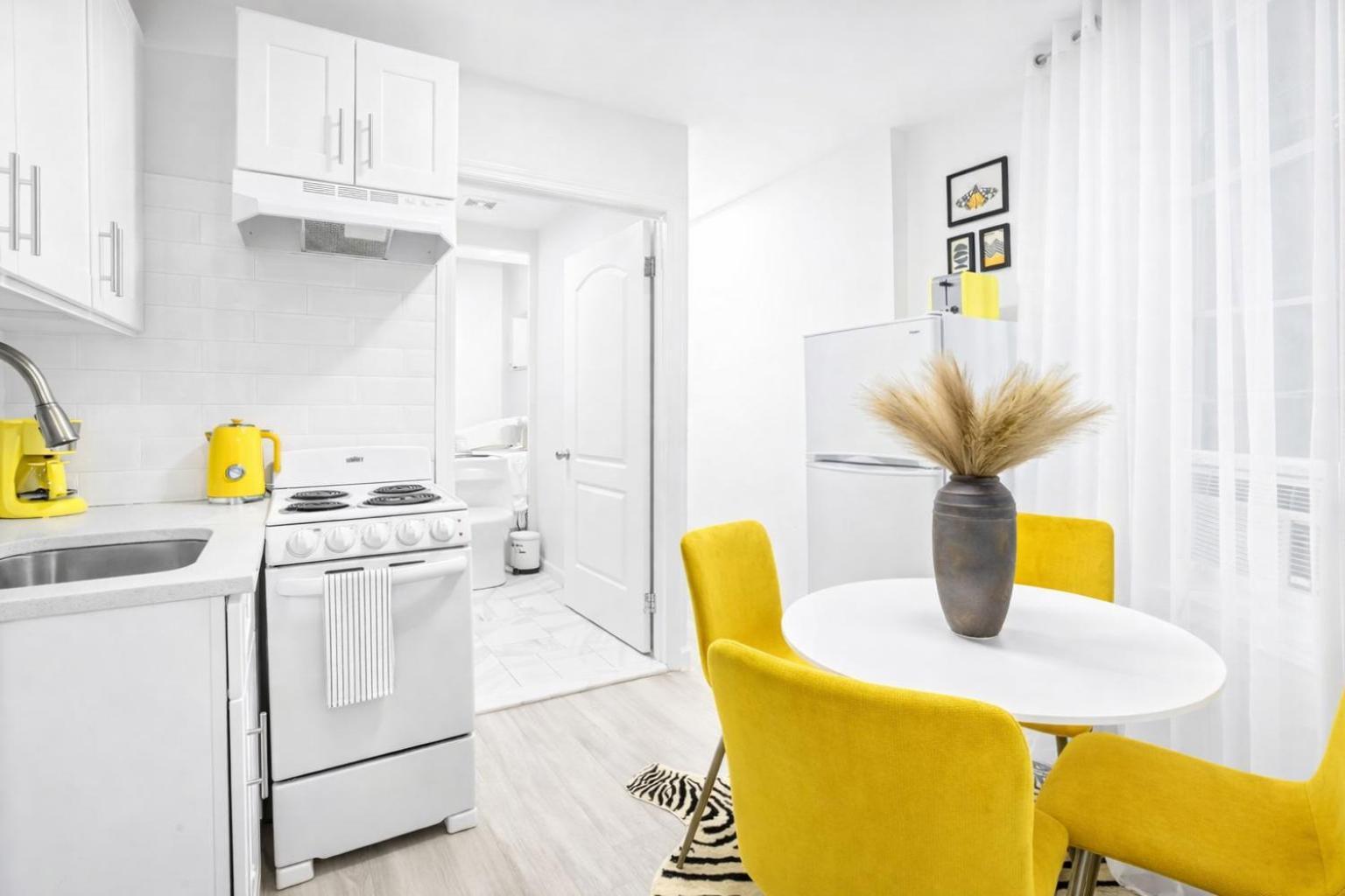 Cozy Units In Prime Location *