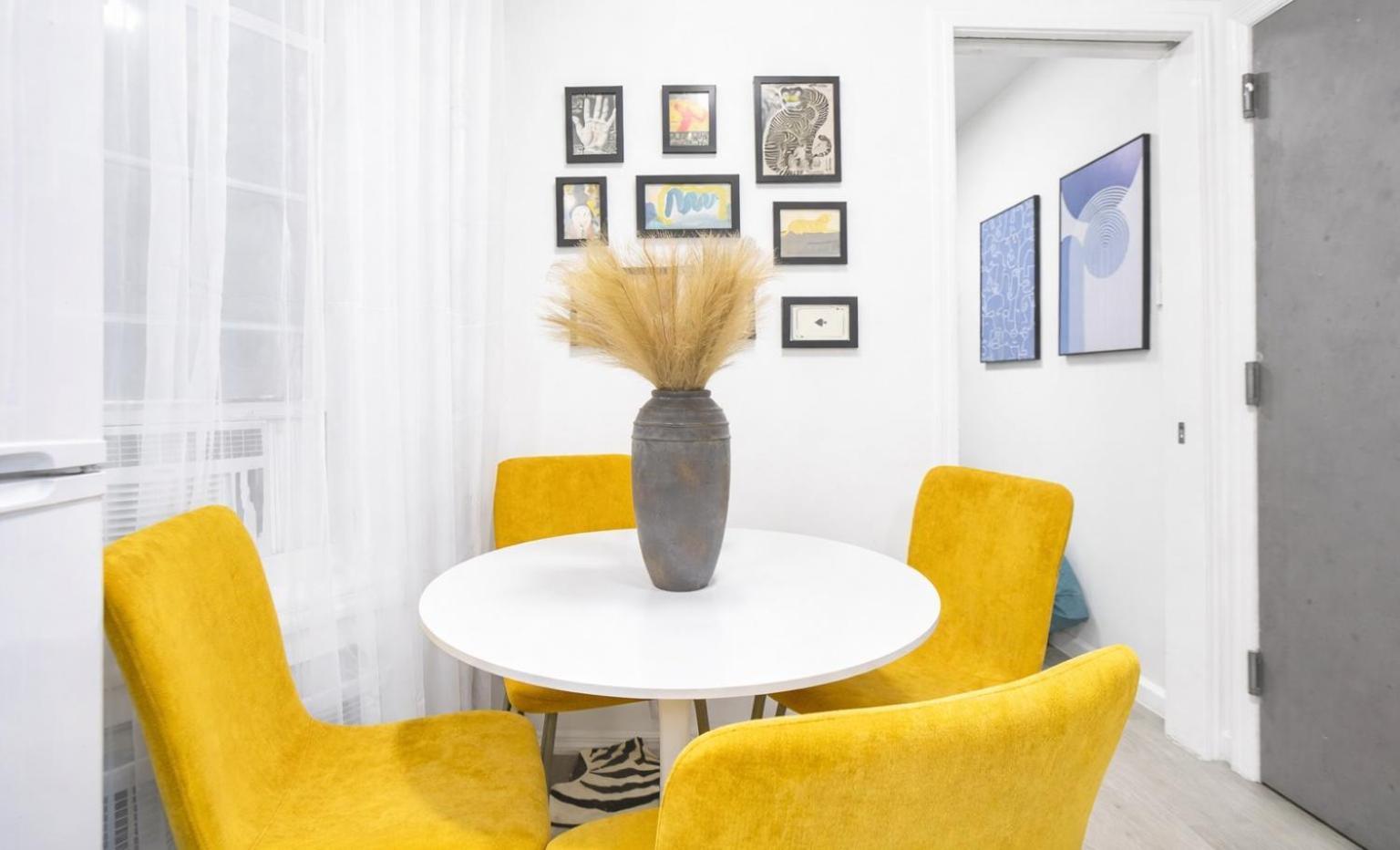 Cozy Units In Prime Location Apartment