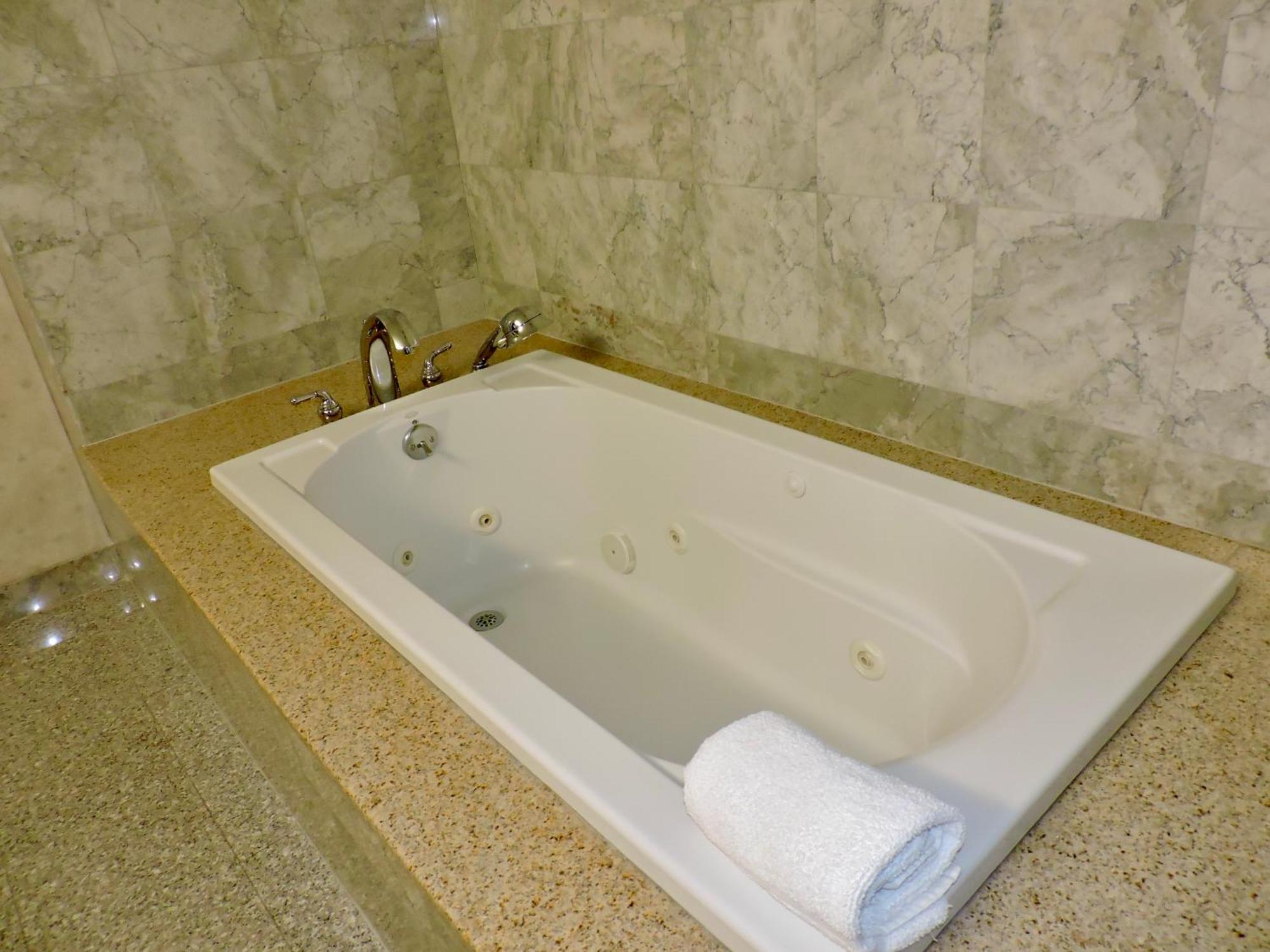 Marco Laguardia & Hotel