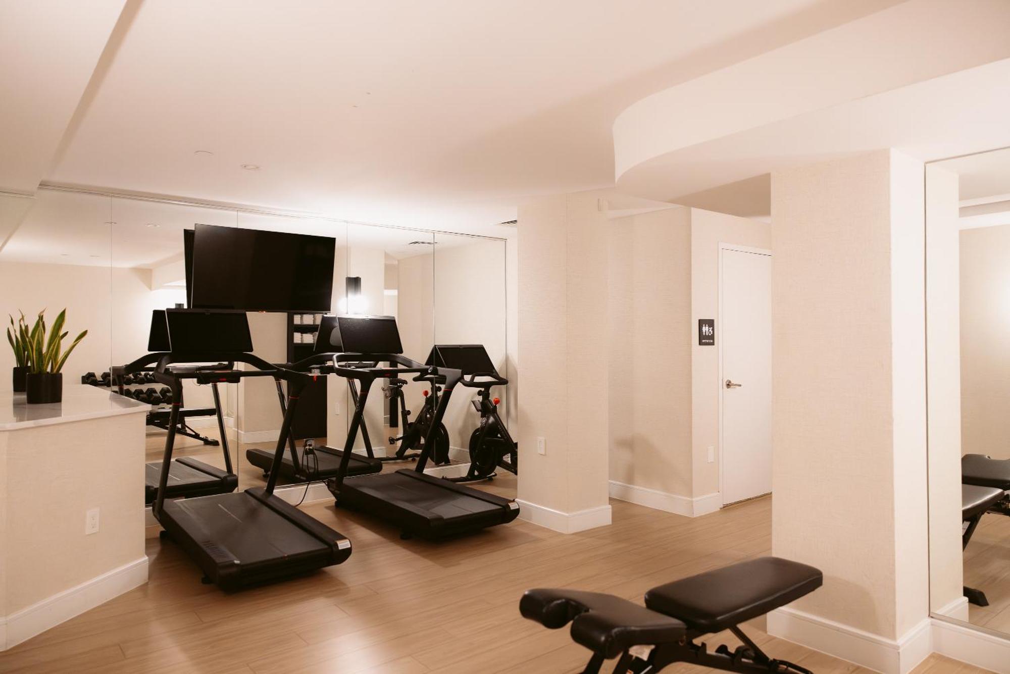 Hotel Aura Times Square 4*