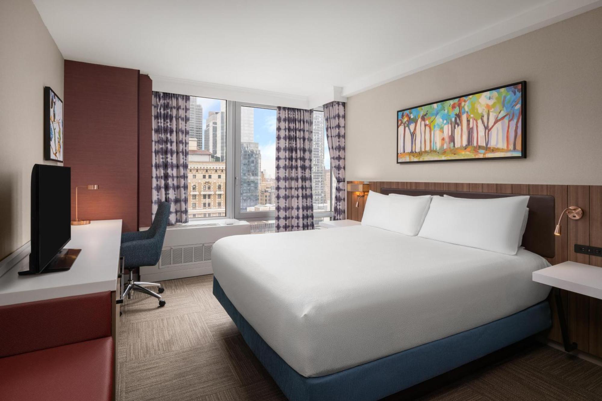 Hilton Garden West 35th Street 3*