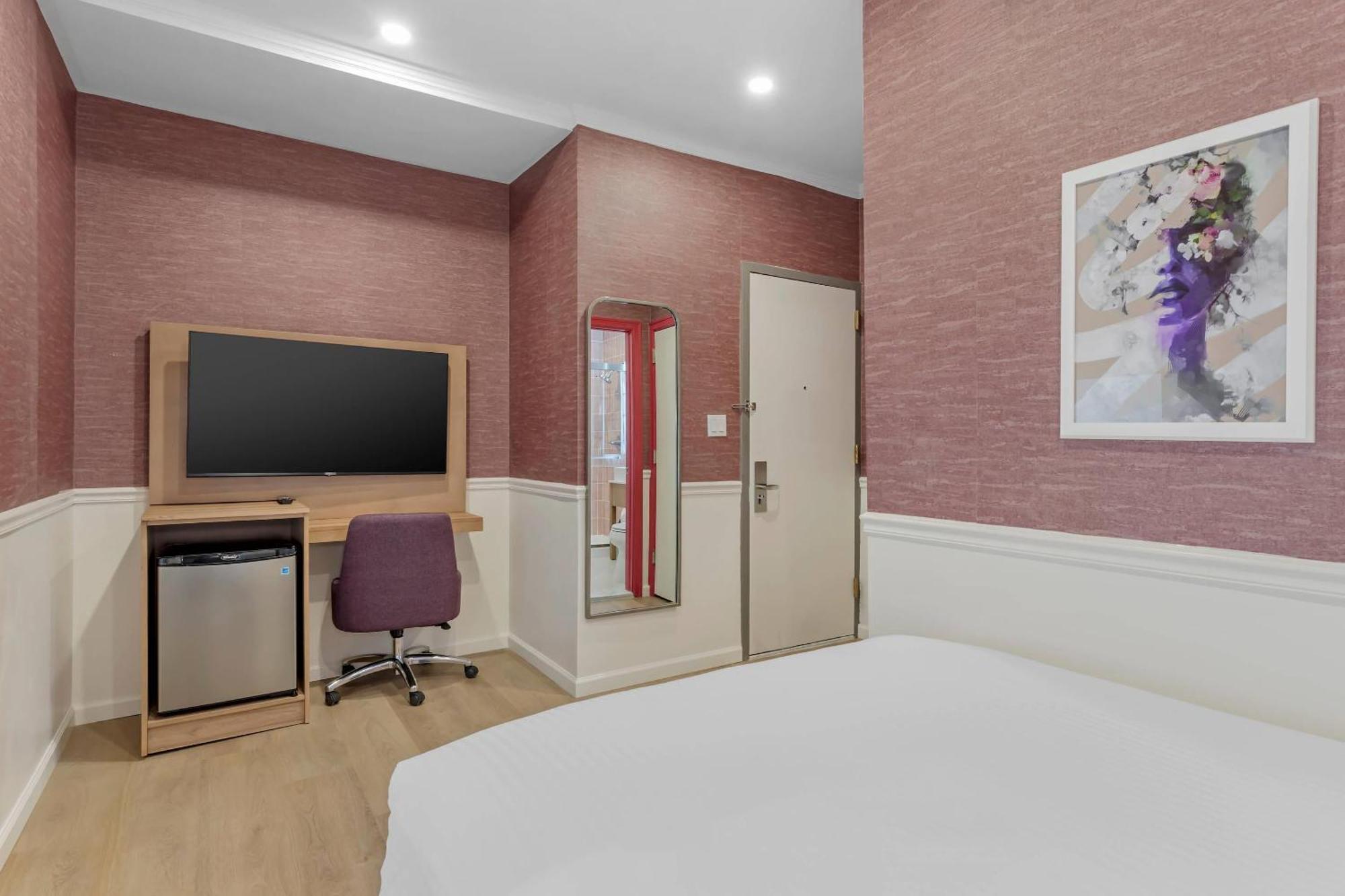 The Mayfair Times Square, An Ascend Collection Hotel New York
