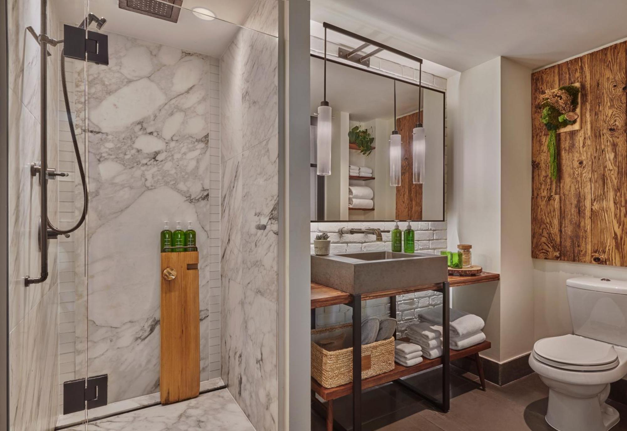 1 Park Hotel