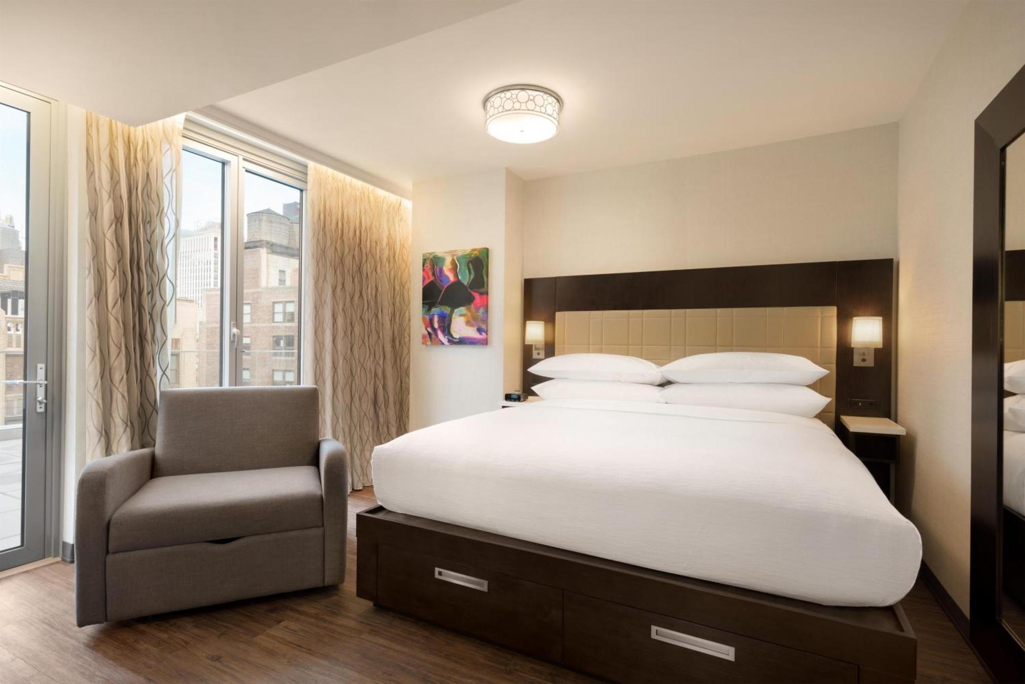 Hotel Newly Renovated Embassy By Hilton Manhattan Times Square