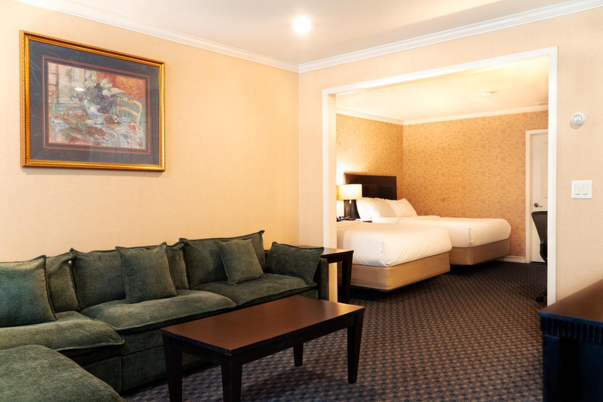 Stanford Hotel 3*
