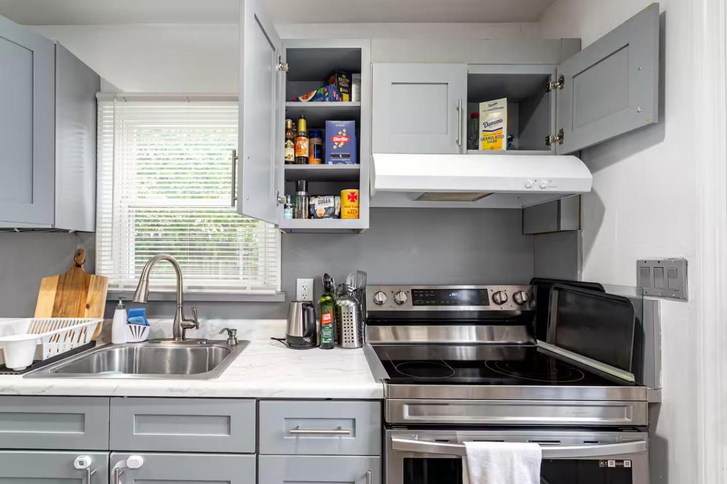 Entire 3bdr W/parking, Backyard, Firepit, Bbq New York