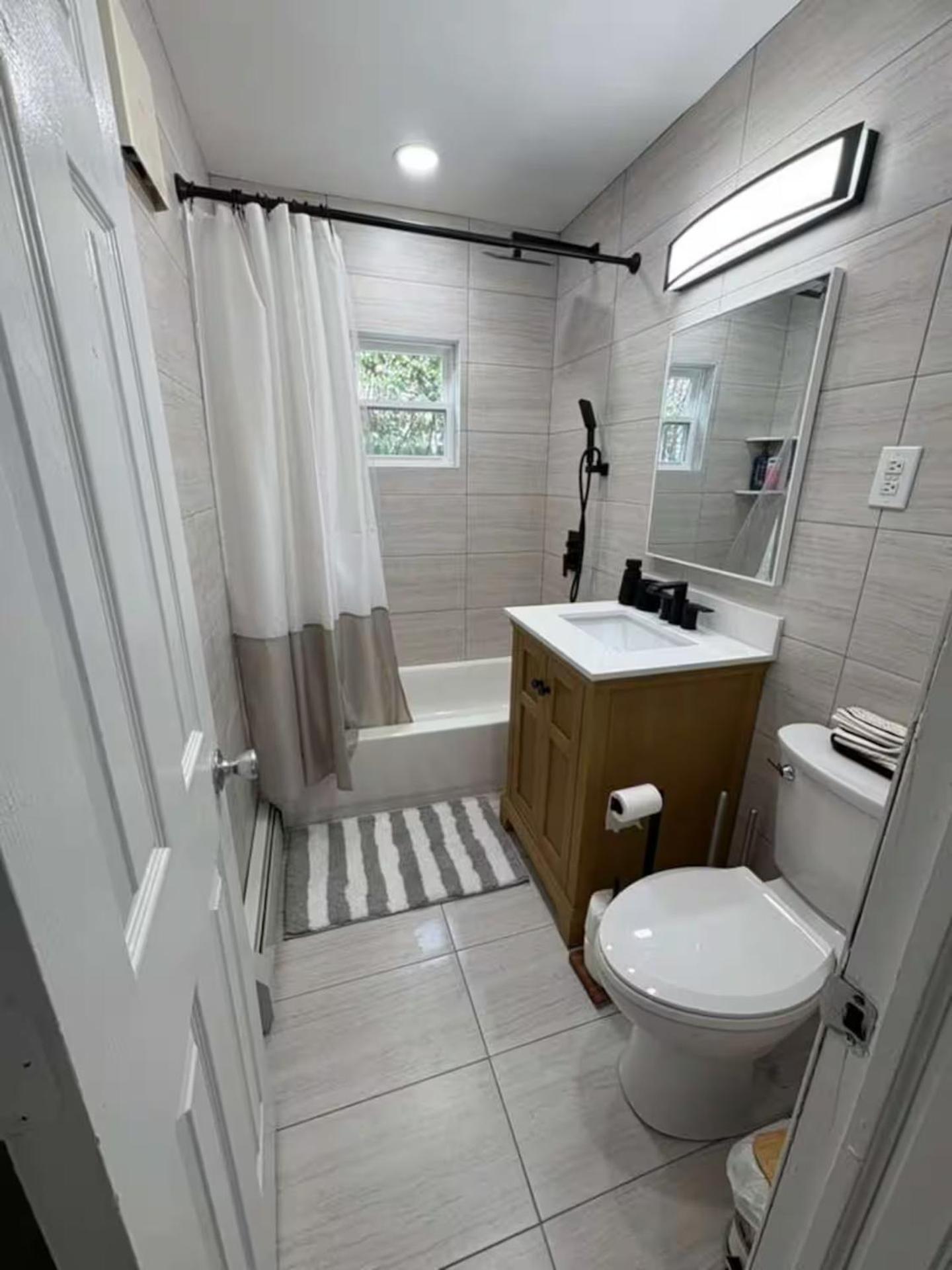 Entire 3bdr W/parking, Backyard, Firepit, Bbq * New York