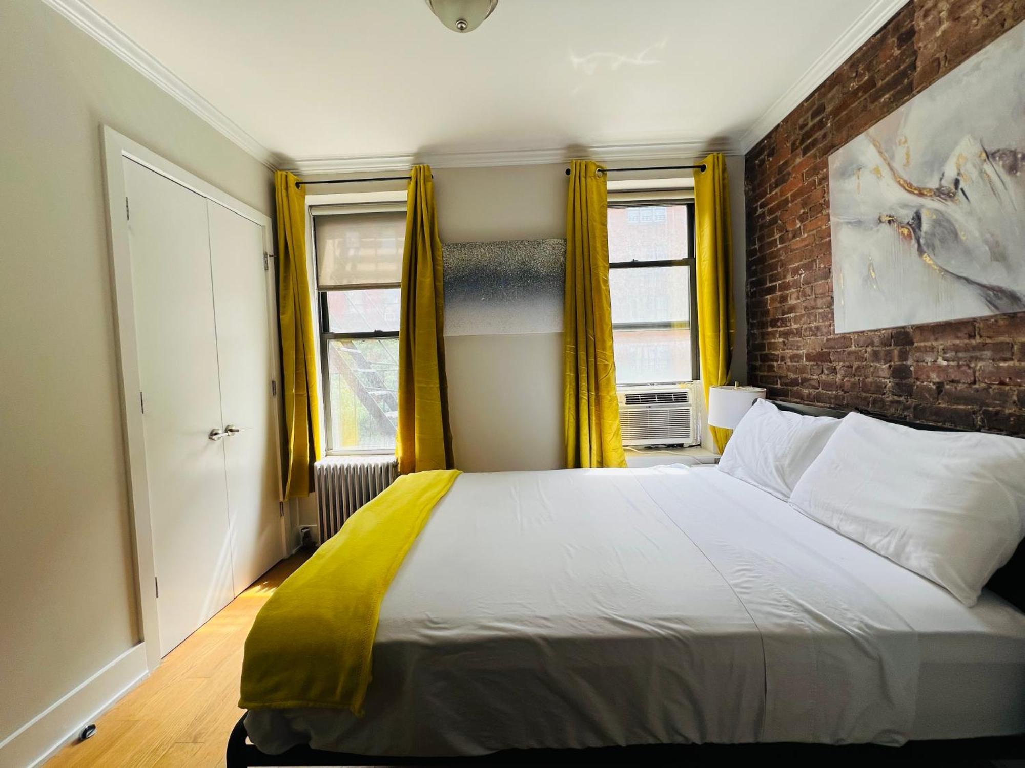 Midtown West By Times Square Apartment *