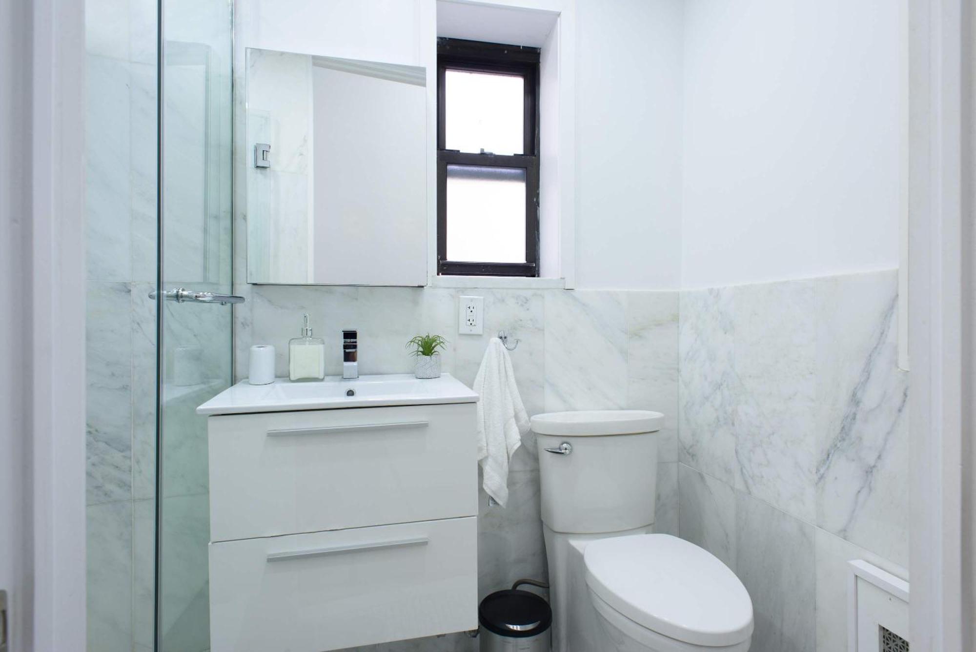 62-2b Renovated 1br In Prime Upper East Side *