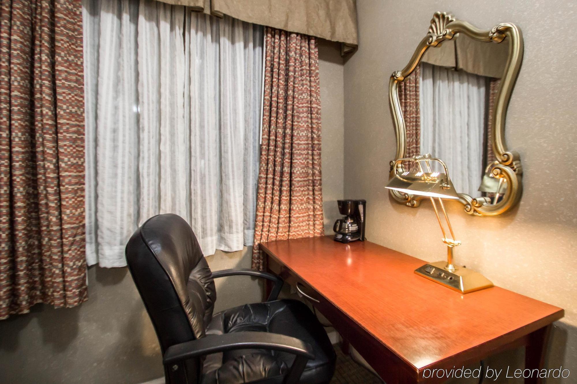 La Quinta By Wyndham Park Hotel