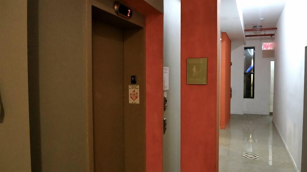 Hostel Ny Moore *