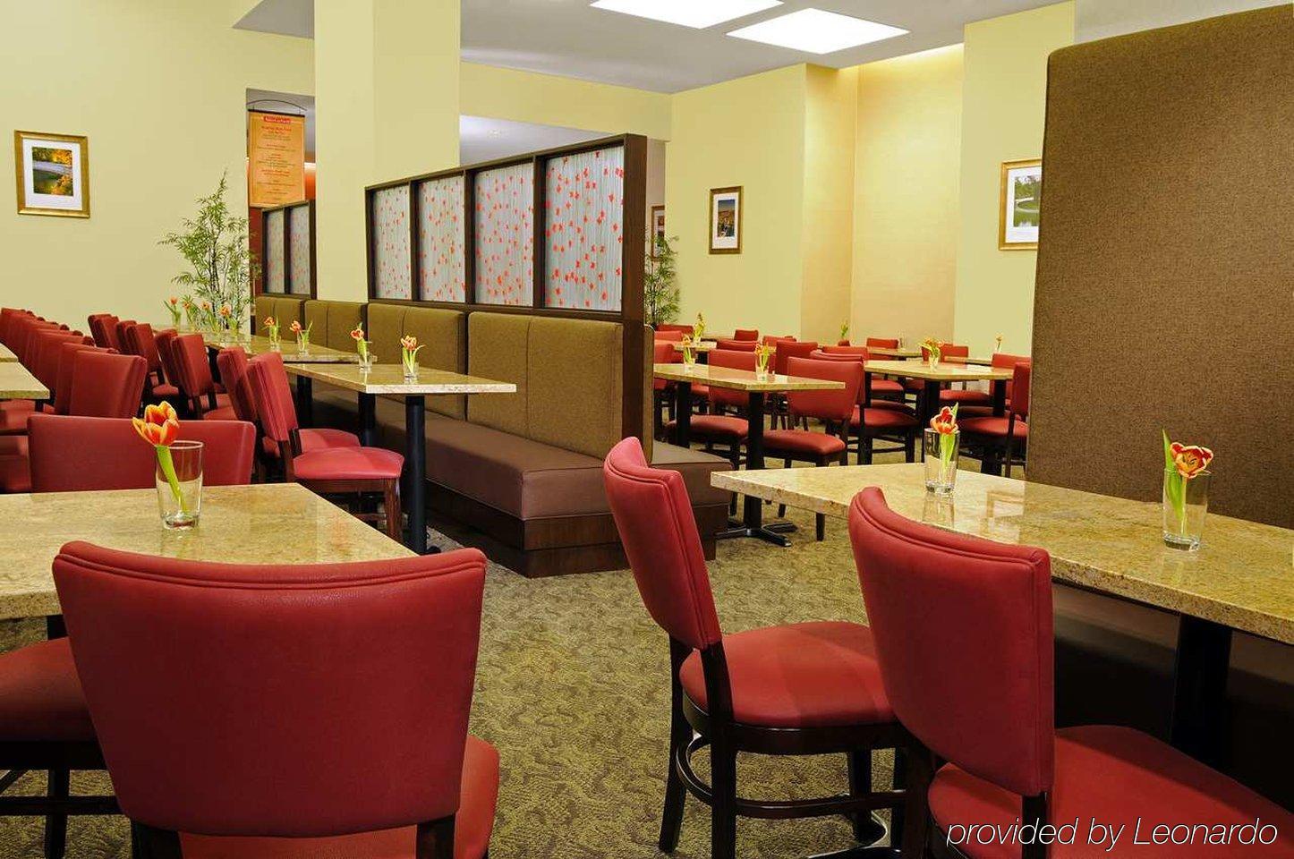 Hilton Garden West 35th Street 3*