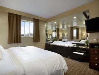 Ramada By Wyndham Bronx Hotel 3*