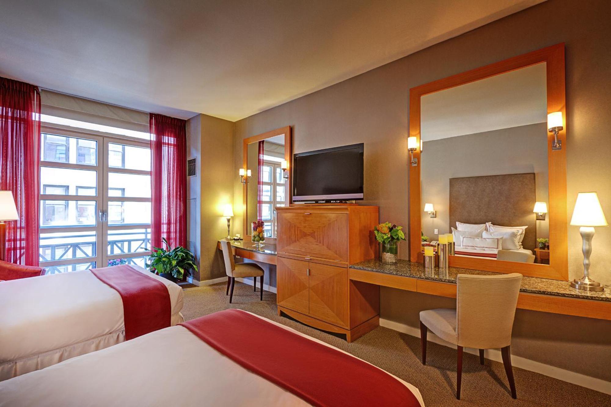 Giraffe By Library Collection Hotel New York