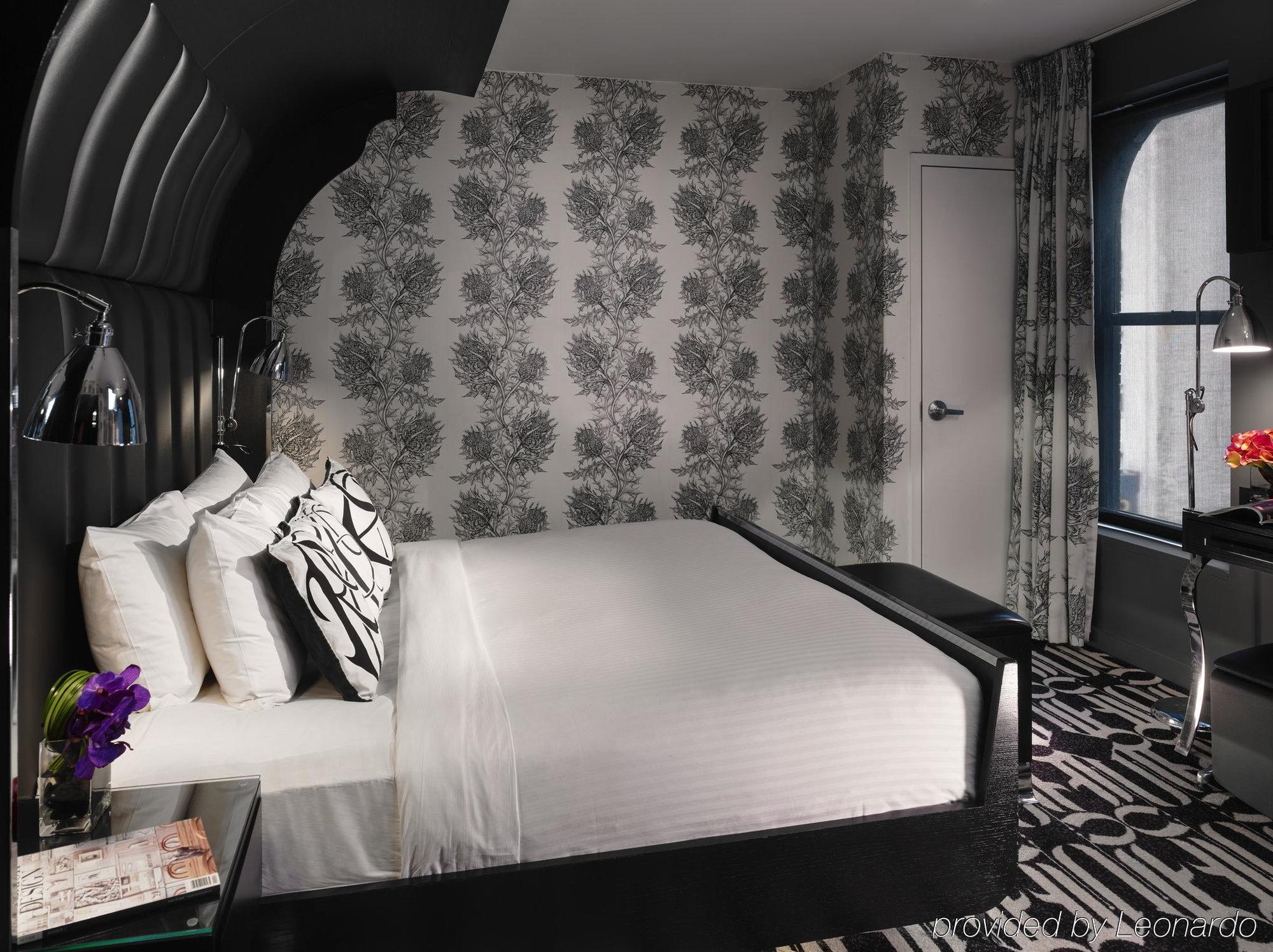 Night By Sb At Times Square Hotel