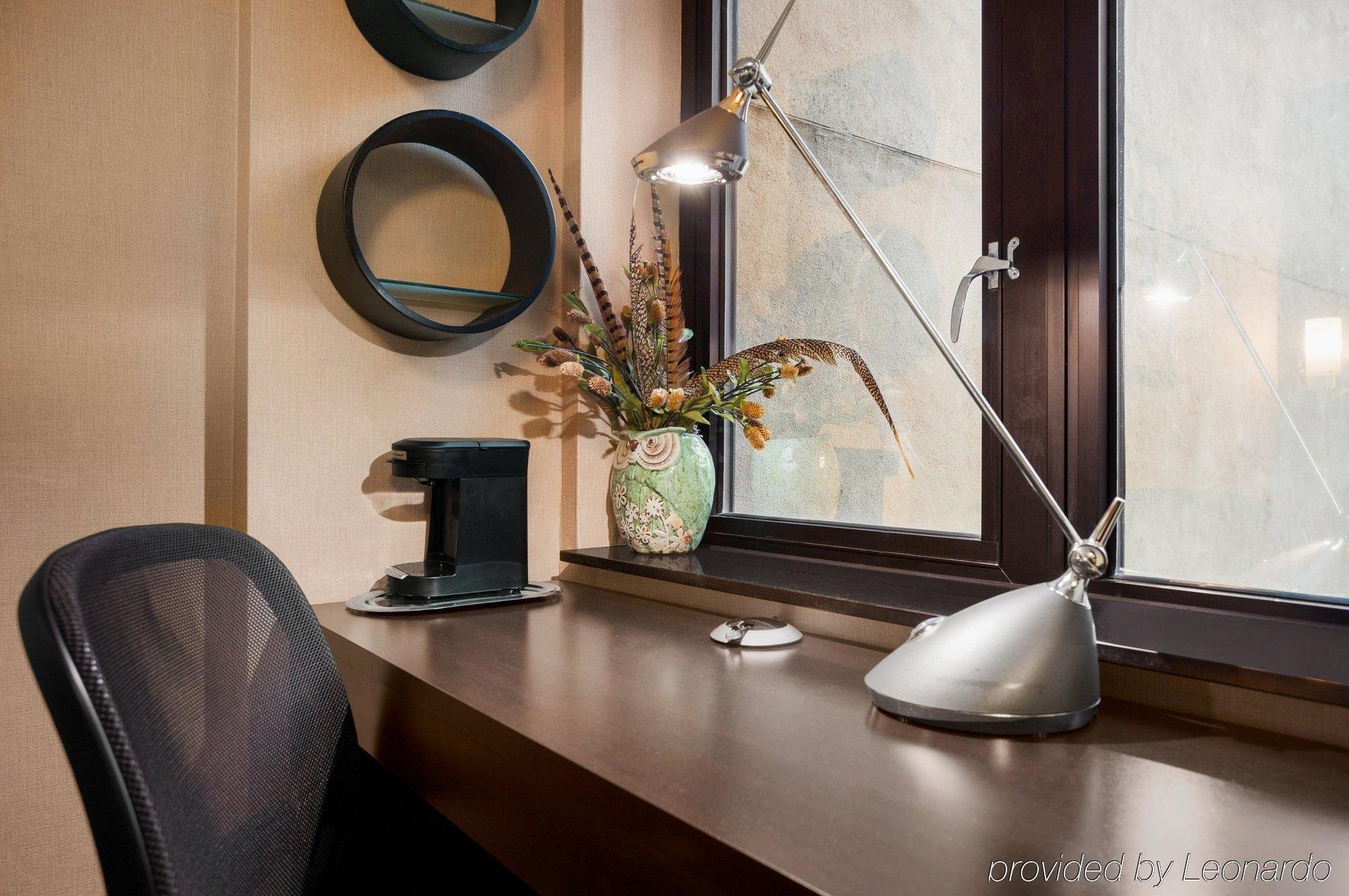 Hotel Howard Johnson Soho 3*