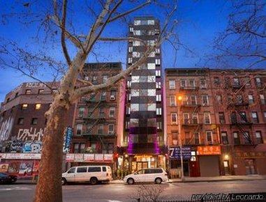 Howard Johnson Soho Hotel 3*