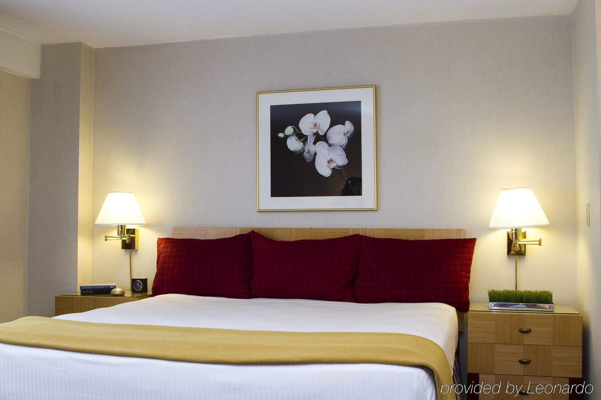 Eastgate Tower Hotel New York