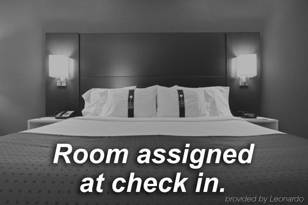 Express Maspeth By Ihg