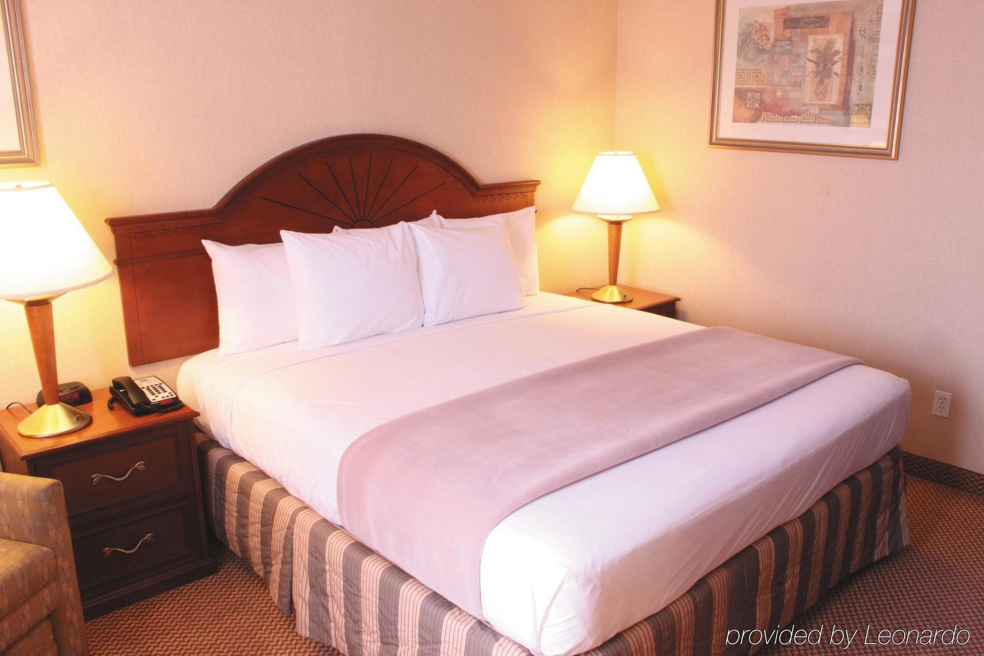 Hotel La Quinta By Wyndham Queens New York