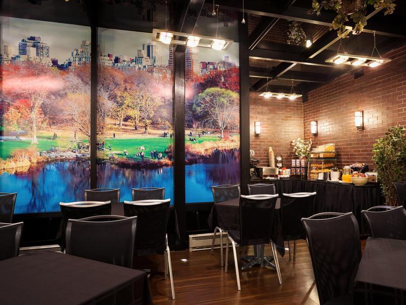 Howard Johnson Soho 3*