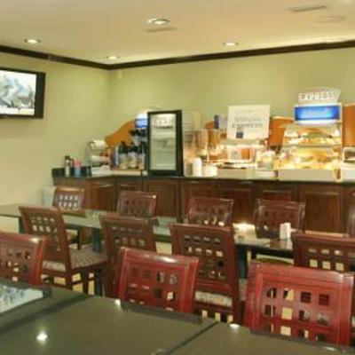 Express Kennedy Airport, An Ihg