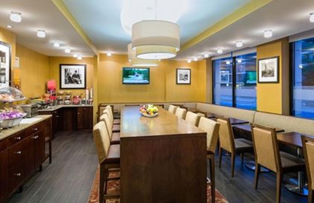 Hotel Hampton Manhattan-seaport-financial District 2*