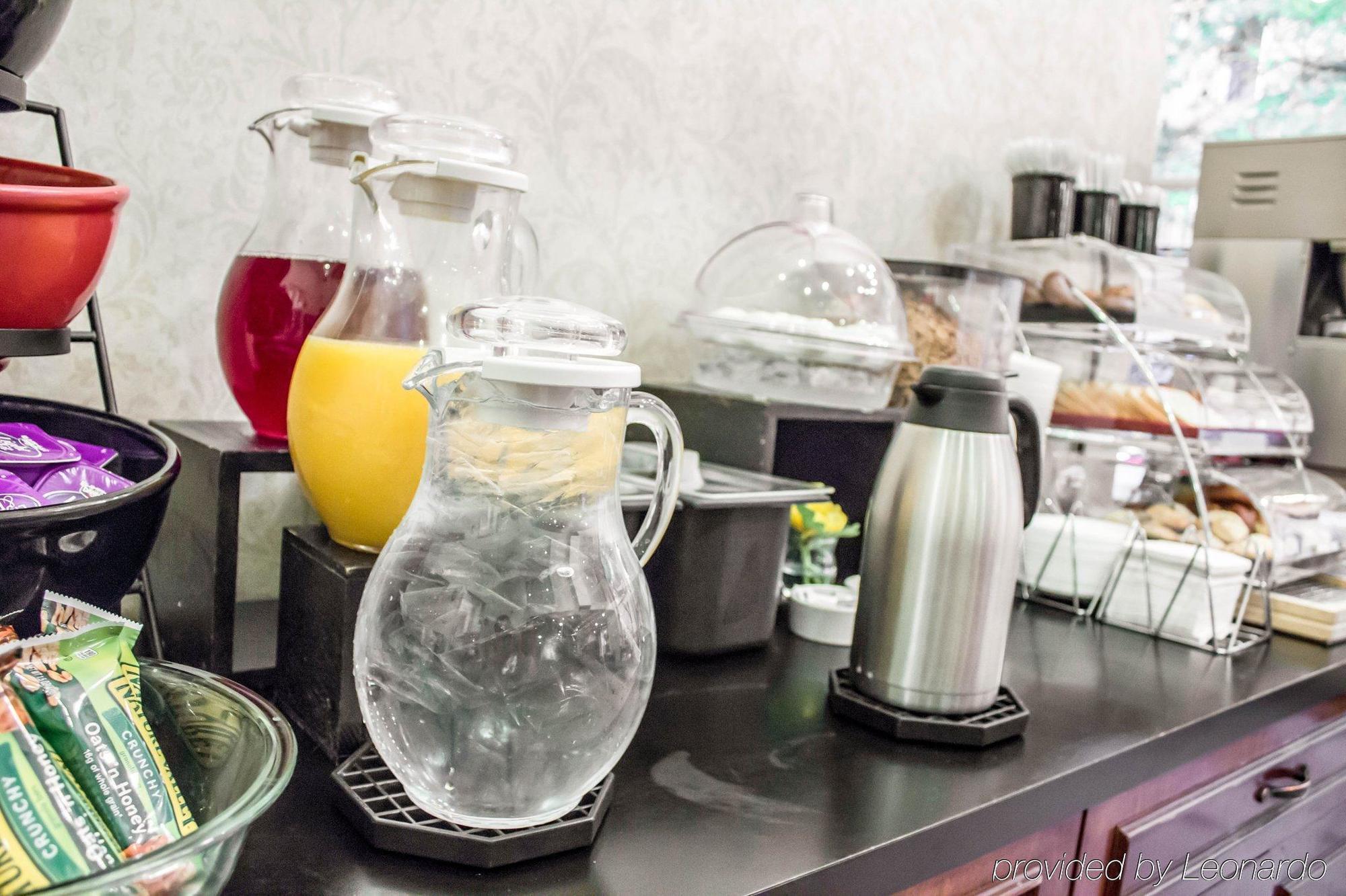 Econo Times Square Hotel