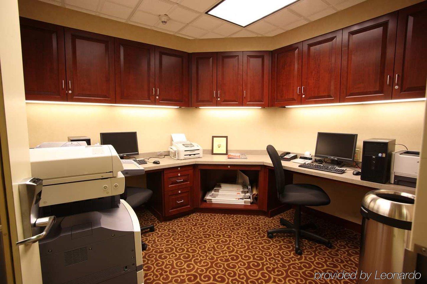 Hampton & Staten Island Hotel 3*