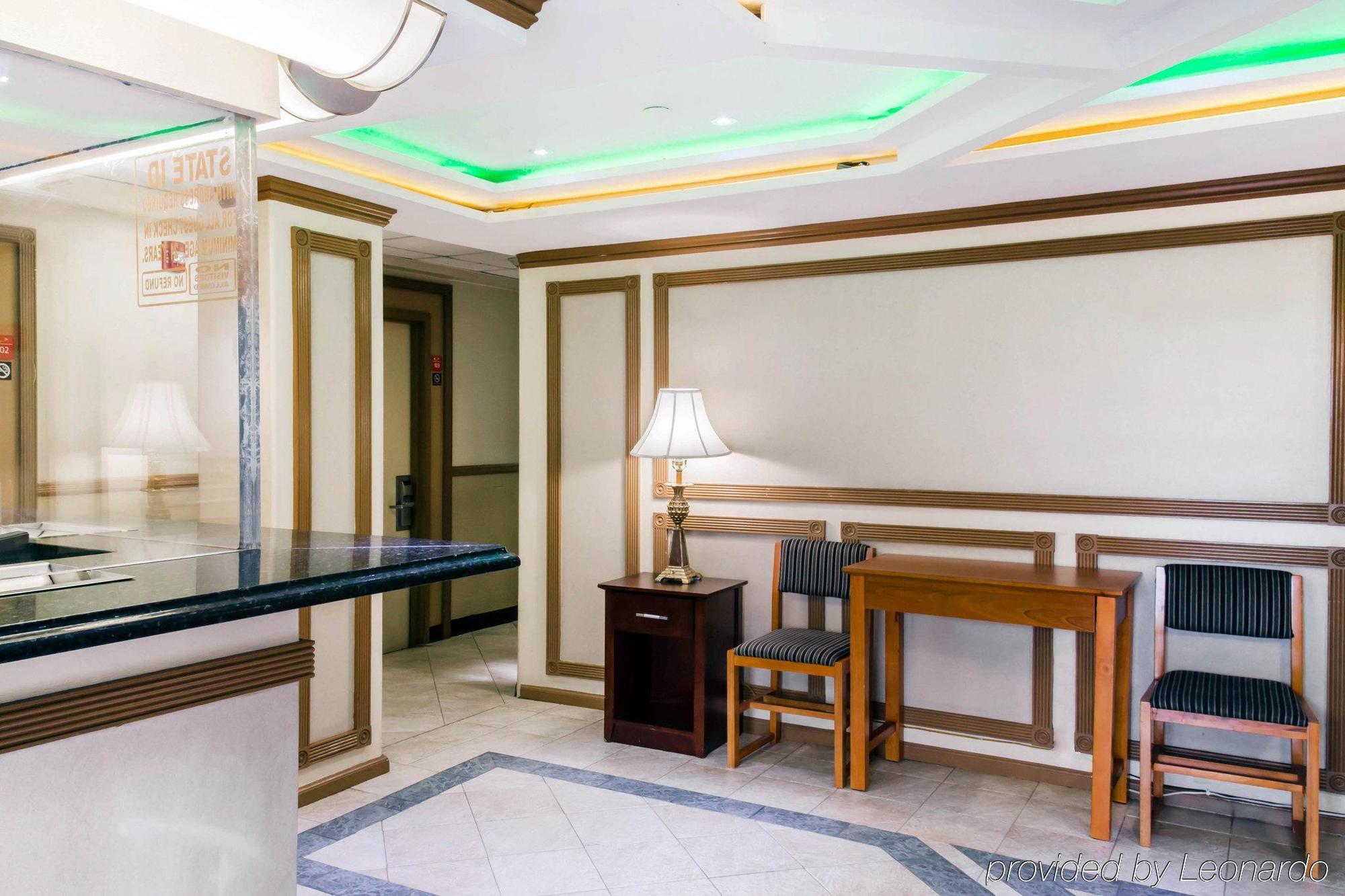 Econo South Ozone Park Hotel 2*