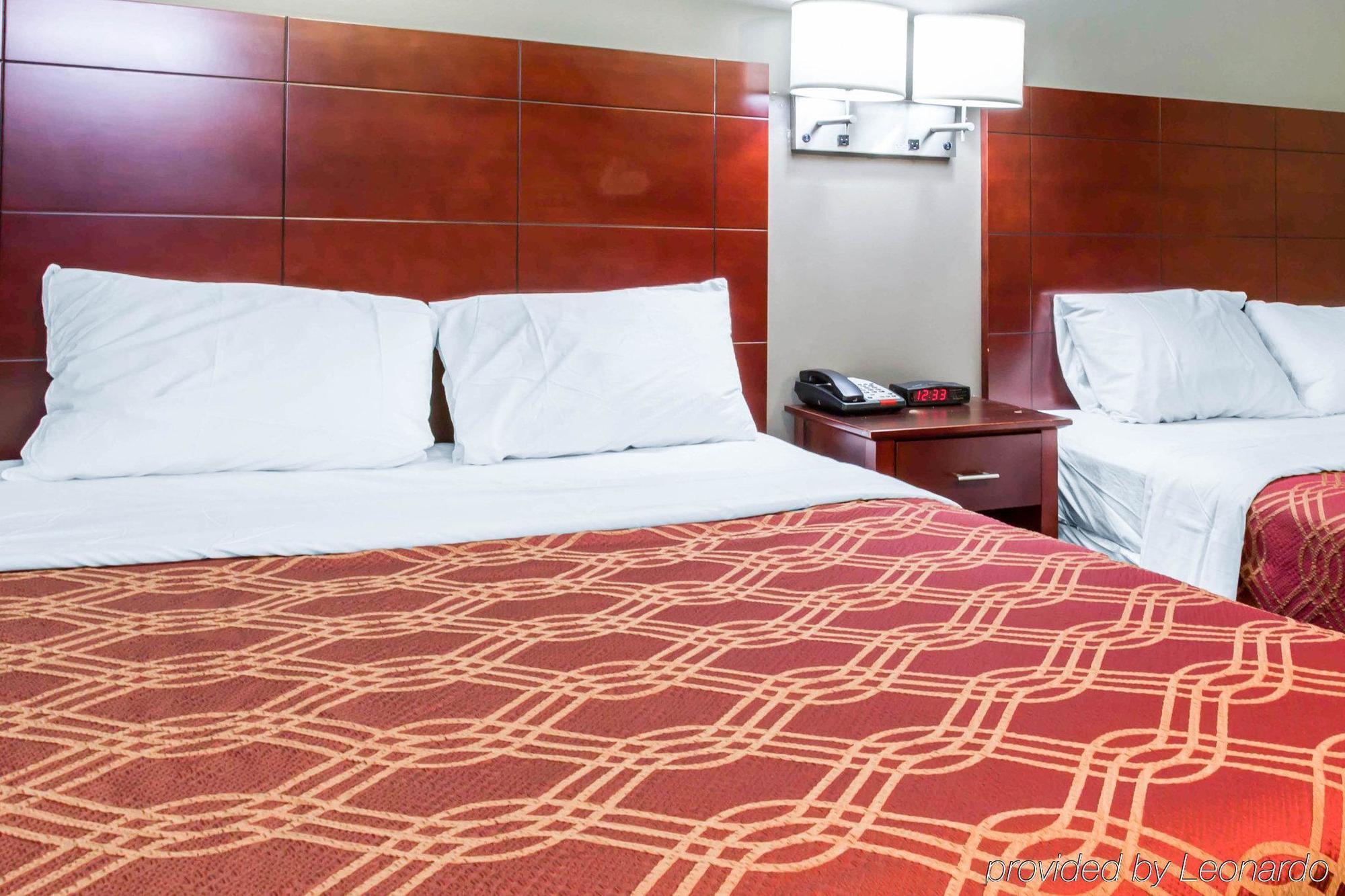 Econo South Ozone Park Hotel