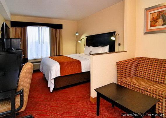 Comfort & Laguardia Airport Hotel