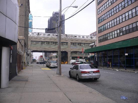 Red Lion & Long Island 3*