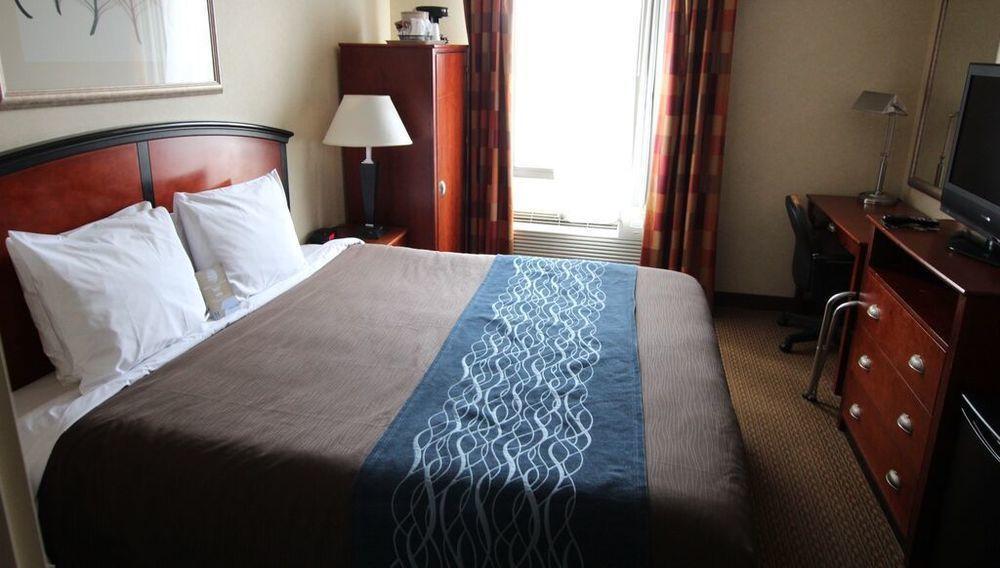 Red Lion And Brooklyn Hotel