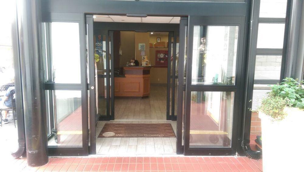 Red Lion And Brooklyn Hotel 3*